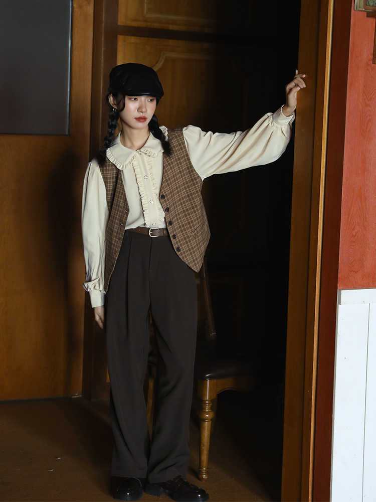 Apricot Ruffled Doll Collar Blouse for Women 2024 Spring and Autumn Loose Lantern Sleeve Unique Top with an Artistic Style