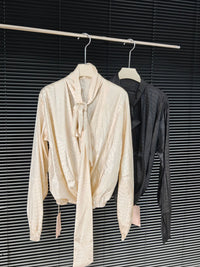 French-Style Deep V-Neck Long-Sleeve Shirt for Women, Featuring a Unique and Casual Design, Round Neck Crocodile Blouse with a Light Mature Style